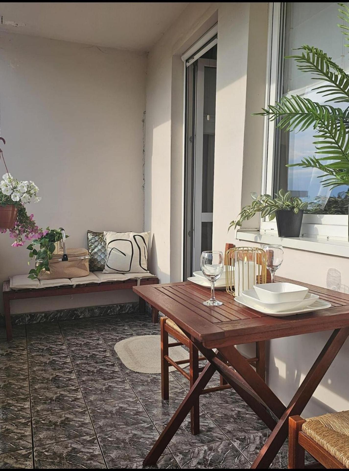 Apartment In Zyrardow 10Min To Suntago エクステリア 写真
