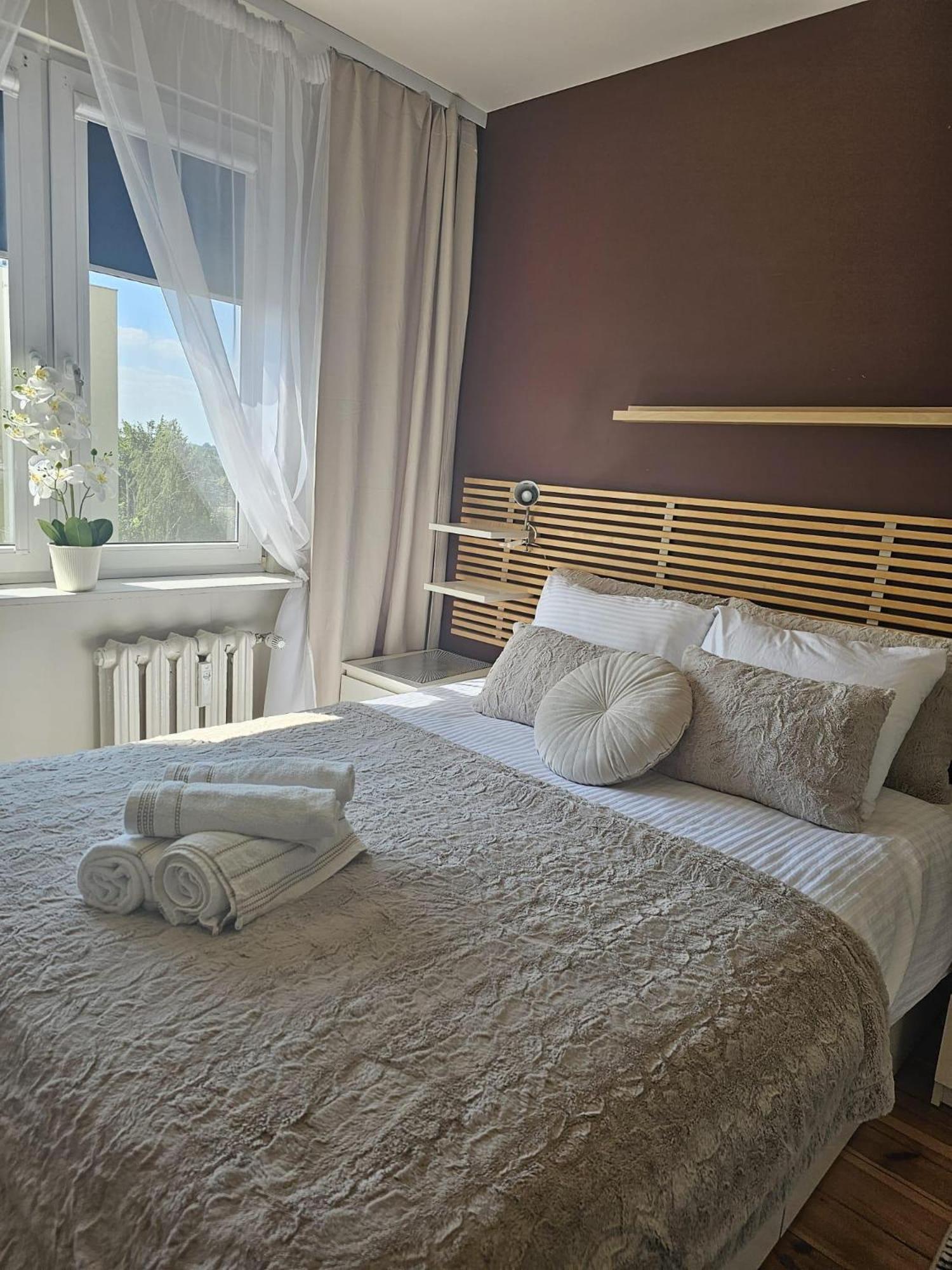 Apartment In Zyrardow 10Min To Suntago エクステリア 写真
