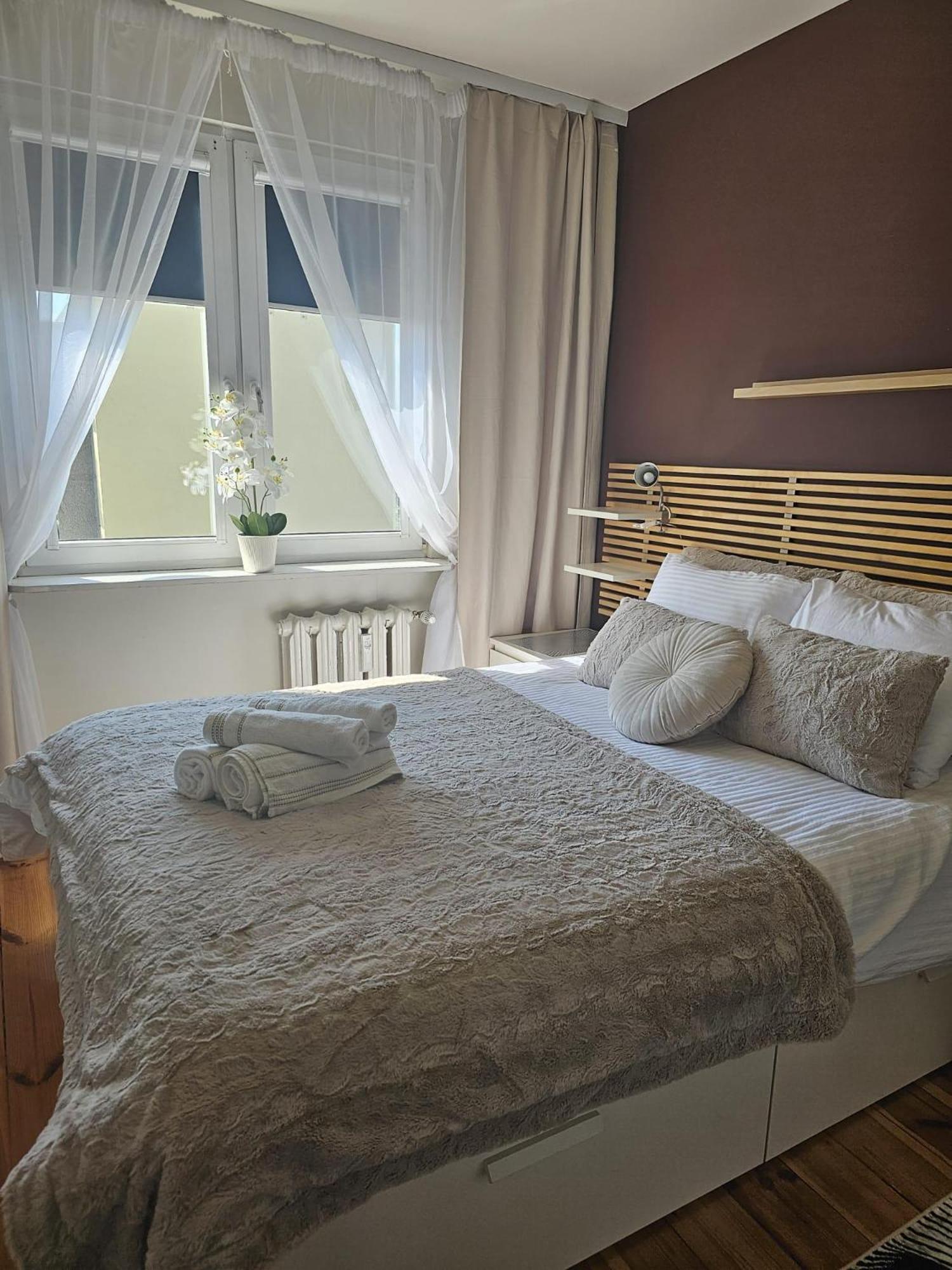 Apartment In Zyrardow 10Min To Suntago エクステリア 写真